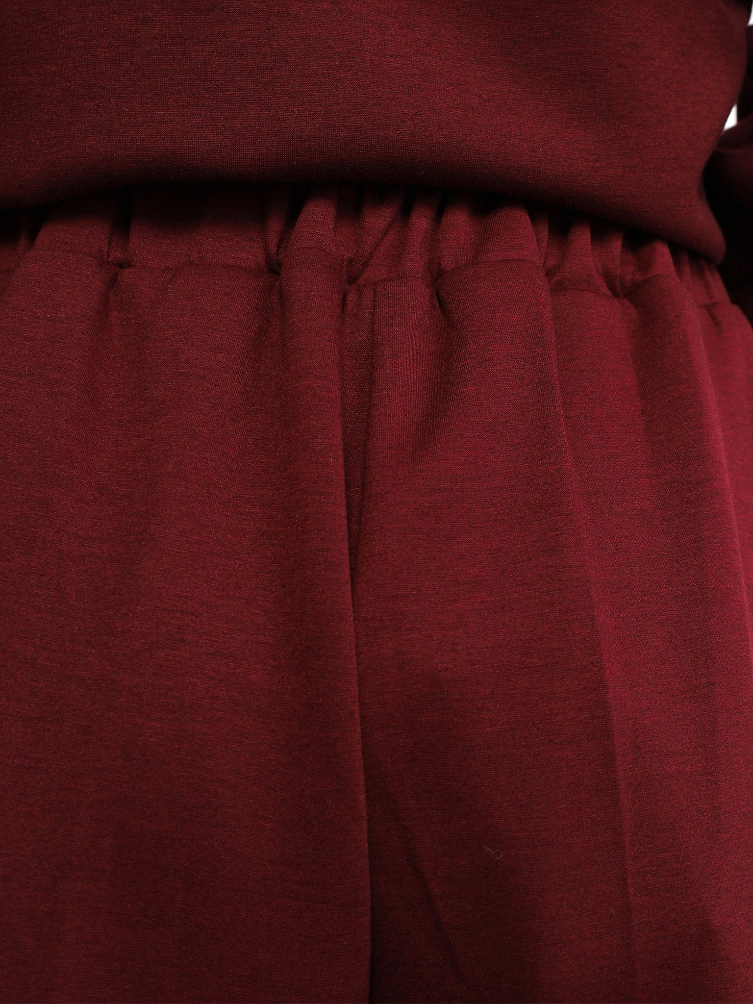 Брюки трикотажные бордового цвета с эластичным поясом